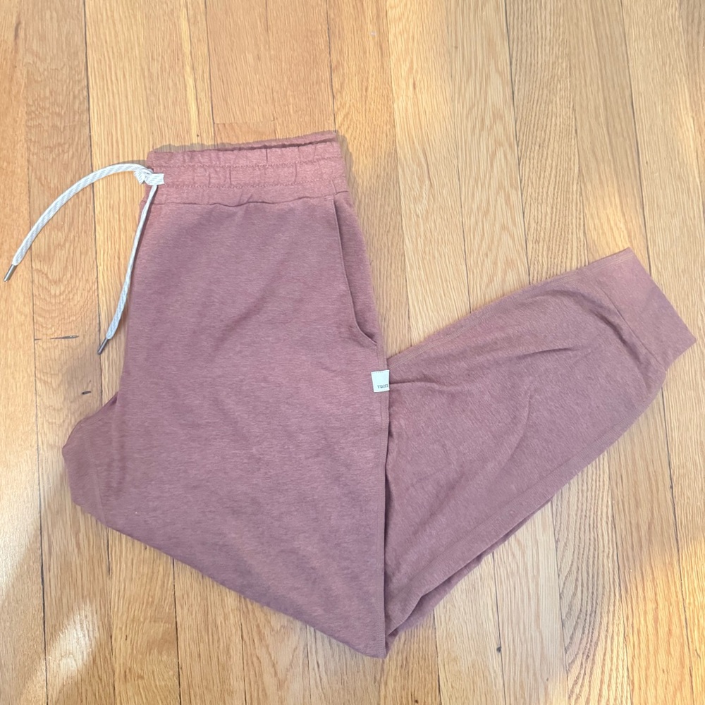Vuori Performance Jogger Pants in Terracotta Heather